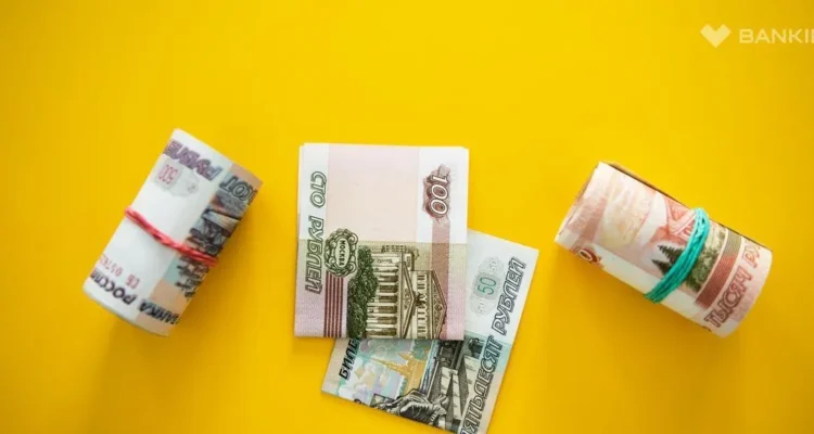 Рейтинг вкладов в рублях: в какой банк отнести деньги на год?