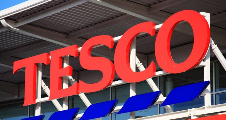 Сеть Tesco запустила центр безопасности для сотрудников в рамках борьбы с преступлениями в розничной торговле